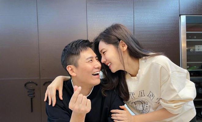 《装在套子里的人》:成年人的悲哀,就是装聋作哑得过且过